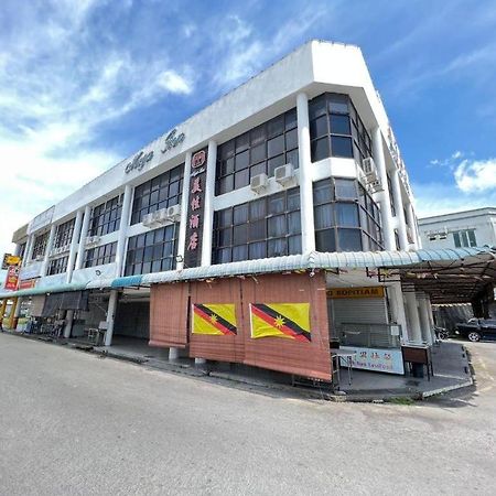 Mega Inn Sri Aman Simanggang Exteriör bild
