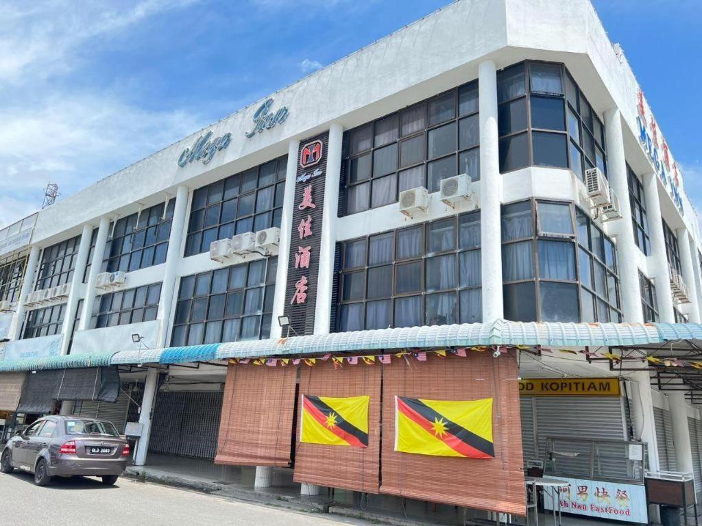 Mega Inn Sri Aman Simanggang Exteriör bild