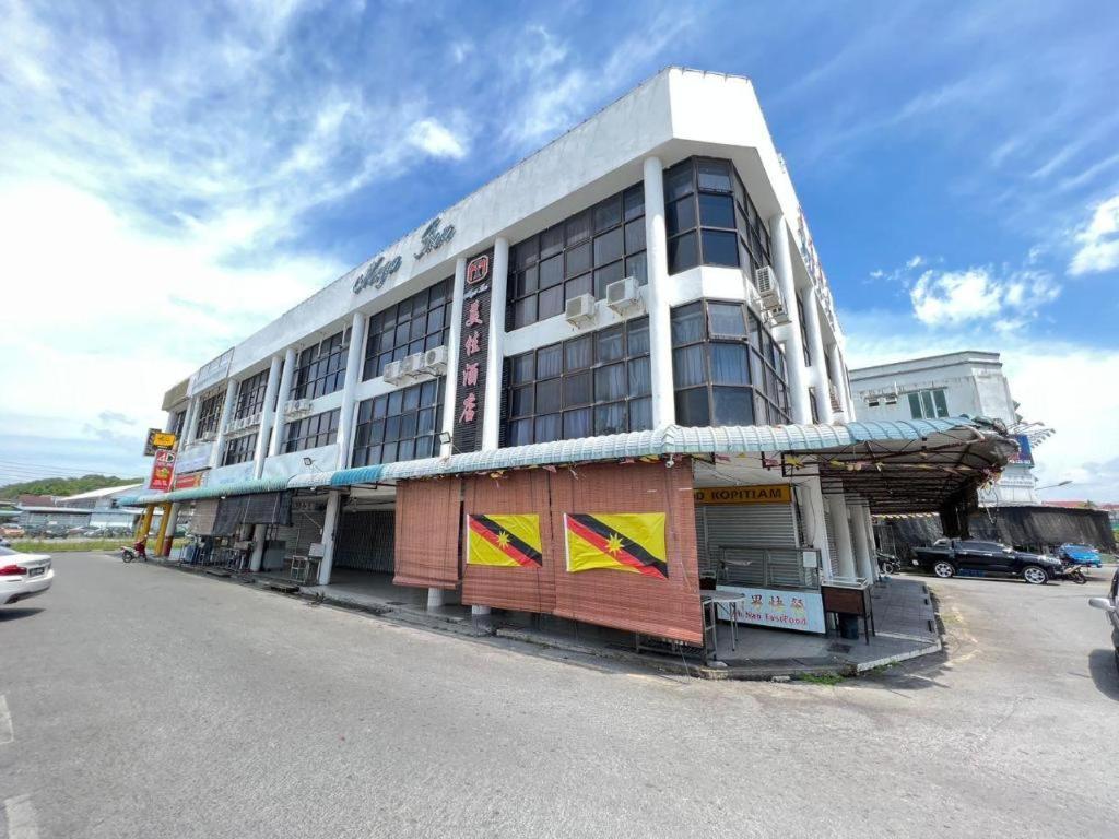 Mega Inn Sri Aman Simanggang Exteriör bild
